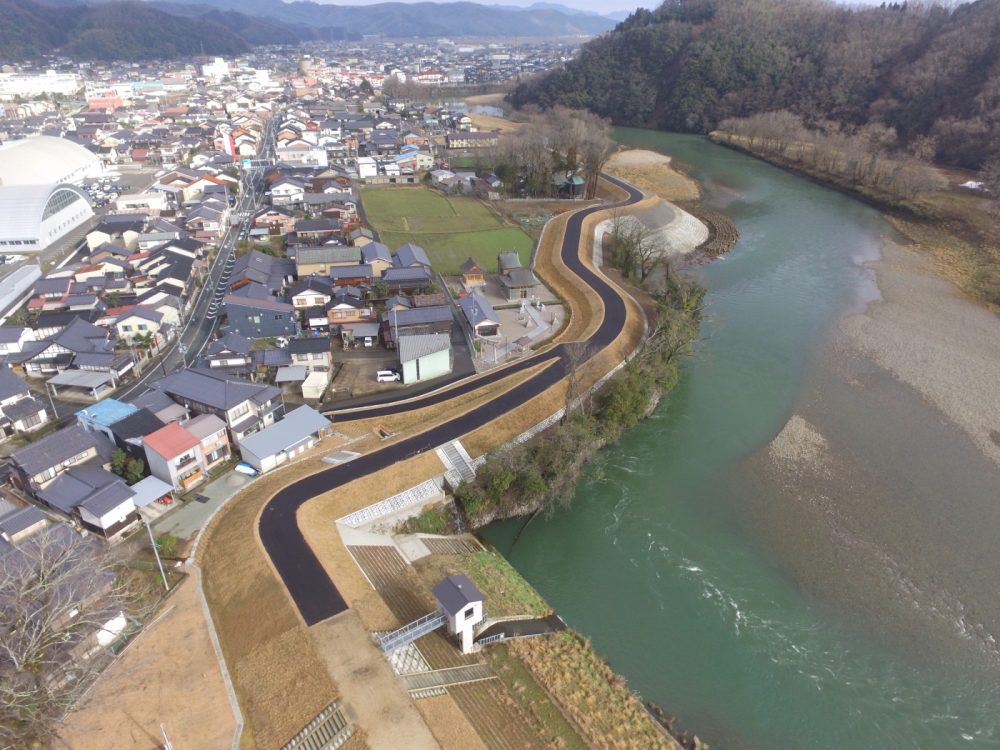 ★令和3年度 優良工事等施工者（技術開発）局長表彰★ 日高地区堤防整備工事